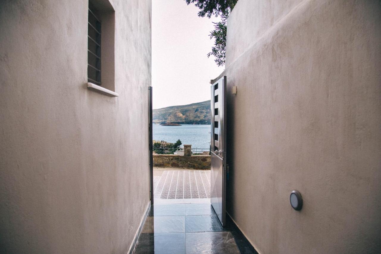 Kalavria Luxury Suites - Magnificent Sea View Of Poros Poros Town Eksteriør bilde